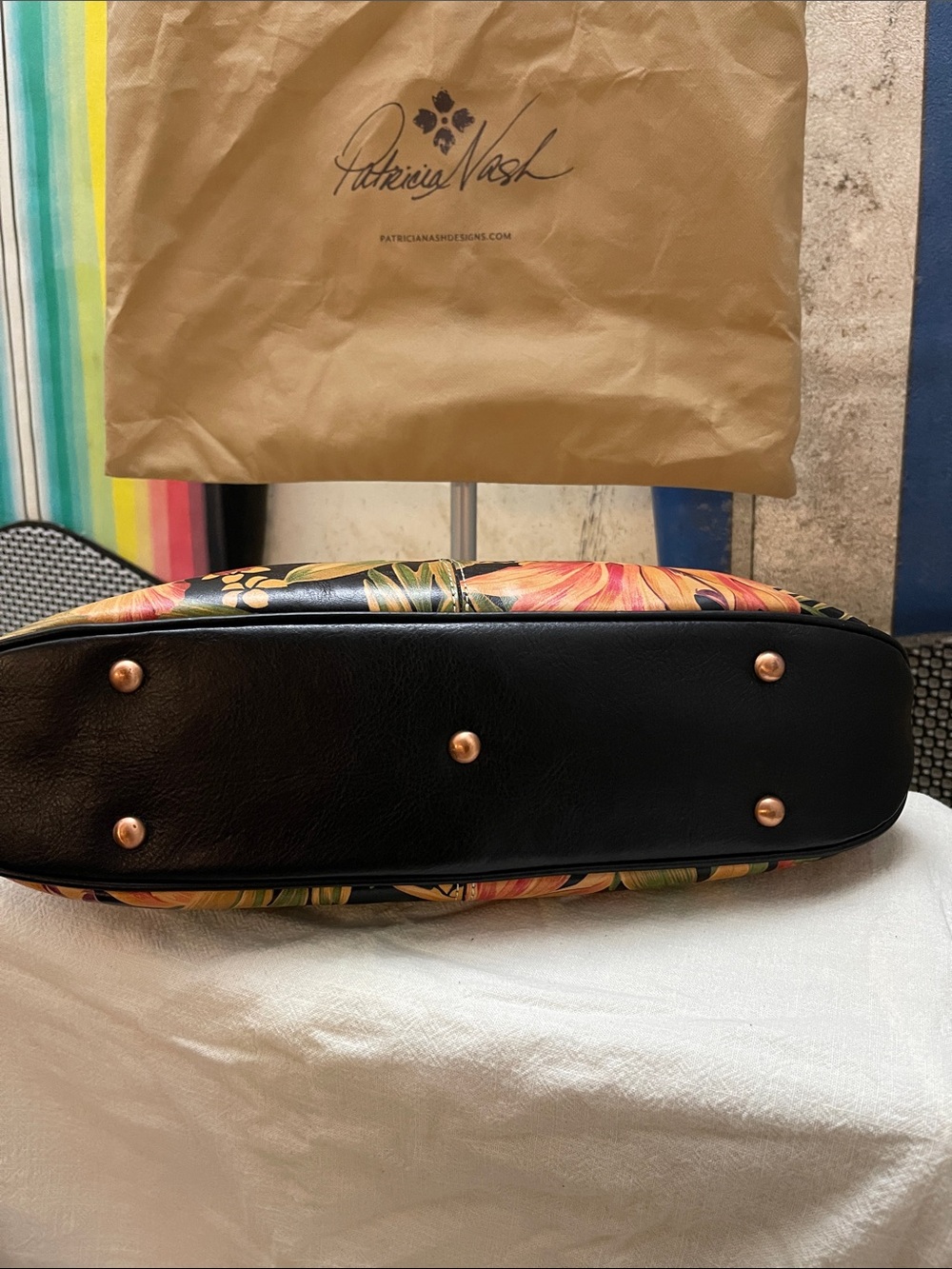Patricia Nash 100% Italian Leather Cuban Tropical Paradise print - Picture 4 of 9
